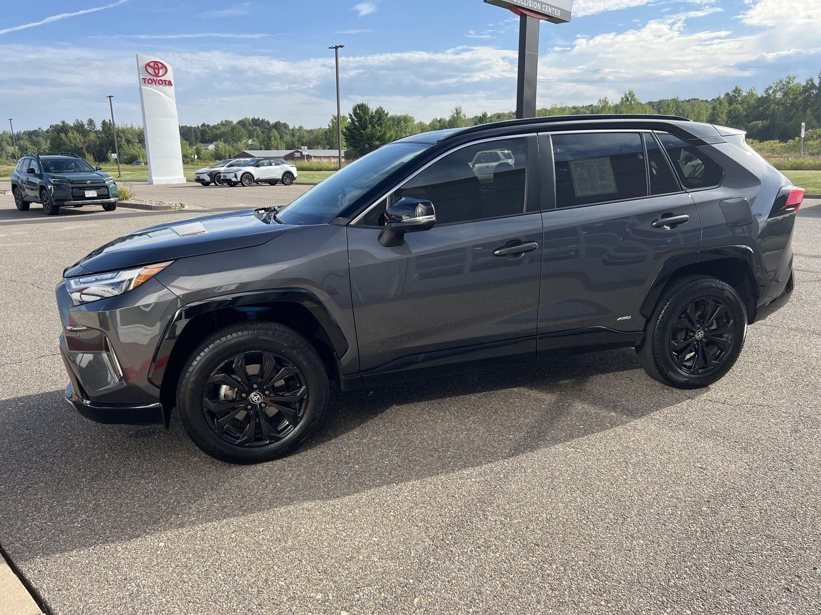 Used 2023 Toyota RAV4 XSE AWD/4WD image 10