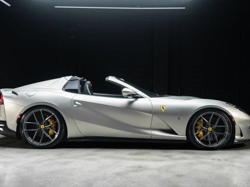 Used 2021 Ferrari 812 GTS RWD image 14