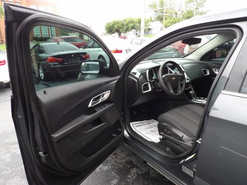 Used 2017 Chevrolet Equinox LS FWD image 12