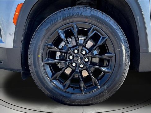Used 2025 Chevrolet Traverse LT w/ Enhanced Driving Package AWD/4WD image 37