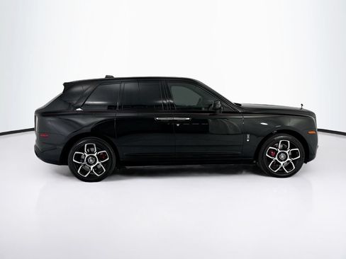 Certified 2022 Rolls-Royce Cullinan Black Badge w/ Dark Exterior Package AWD/4WD image 4