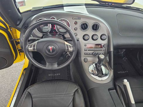 Used 2008 Pontiac Solstice GXP w/ Premium Package image 17