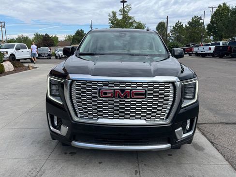 Used 2021 GMC Yukon Denali w/ Denali Ultimate Package AWD/4WD image 10