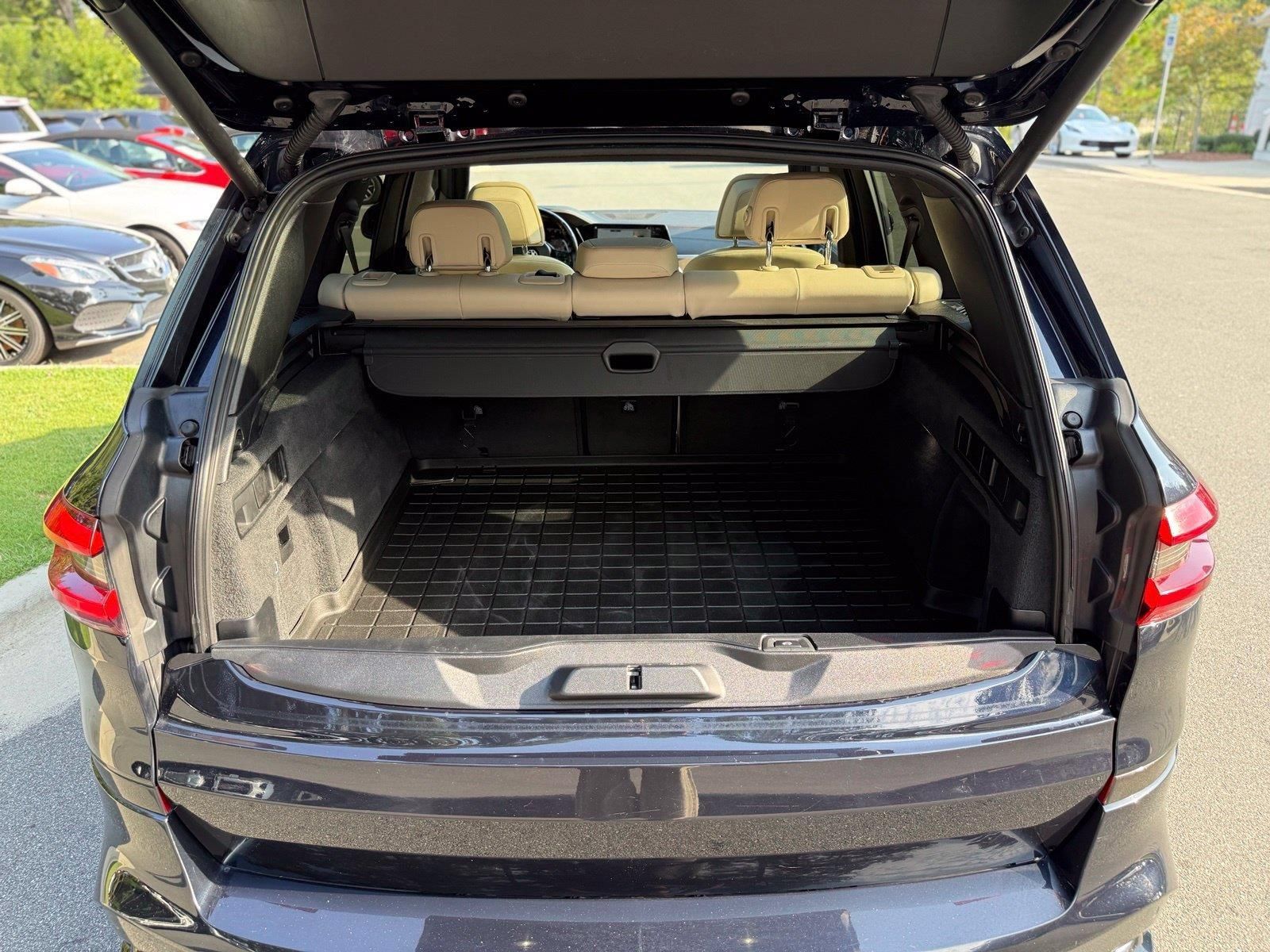 Used 2021 BMW X5 sDrive40i w/ M Sport Package RWD image 13