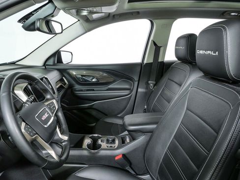 Used 2023 GMC Terrain Denali w/ Black Diamond Edition AWD/4WD image 5