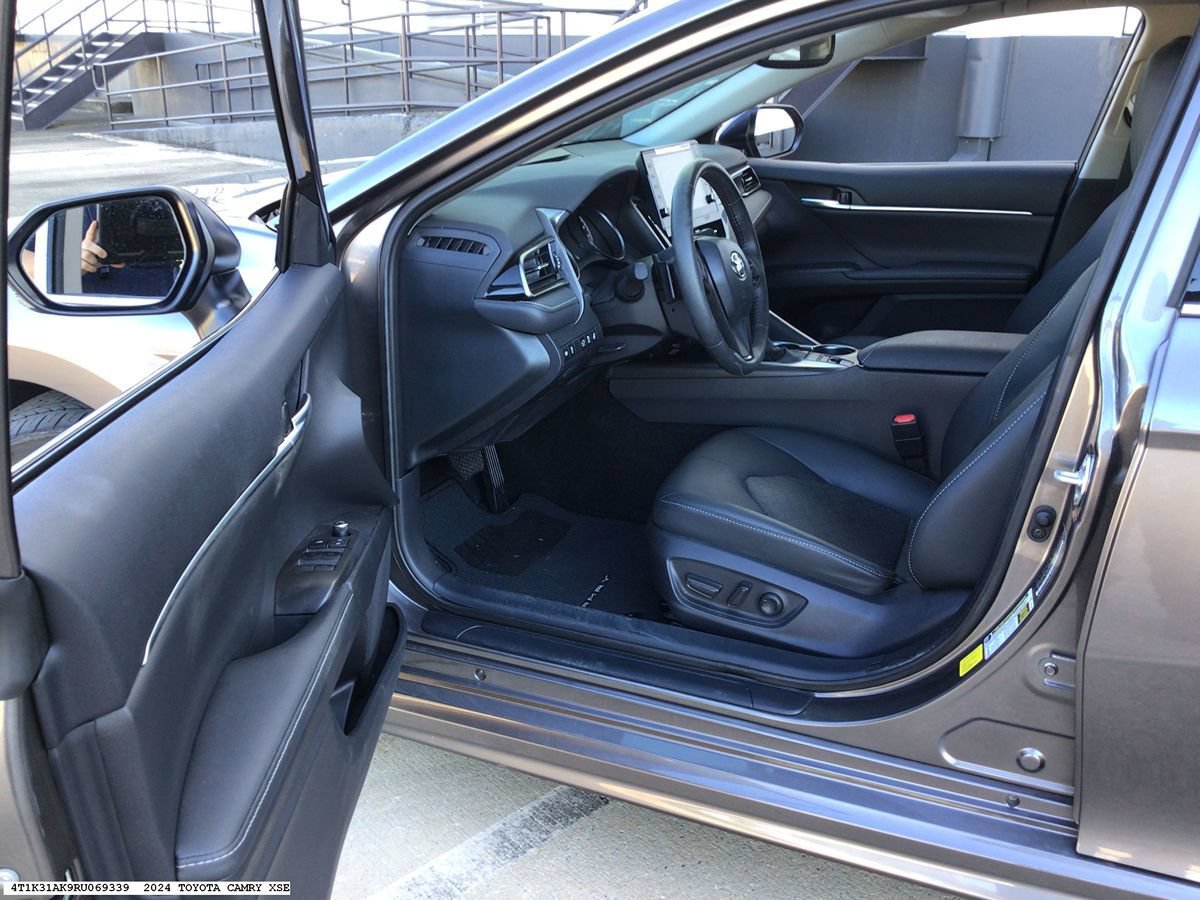 Used 2024 Toyota Camry XSE w/ Cold Weather Package FWD image 8