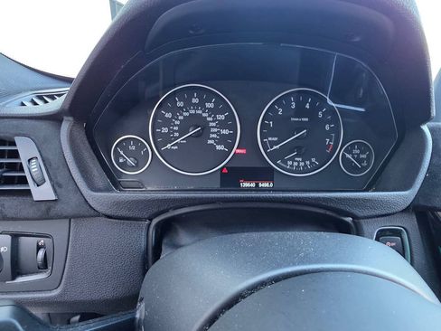 Used 2016 BMW 320i Sedan RWD image 18
