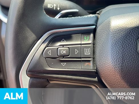 Used 2025 Jeep Grand Cherokee Altitude AWD/4WD image 32