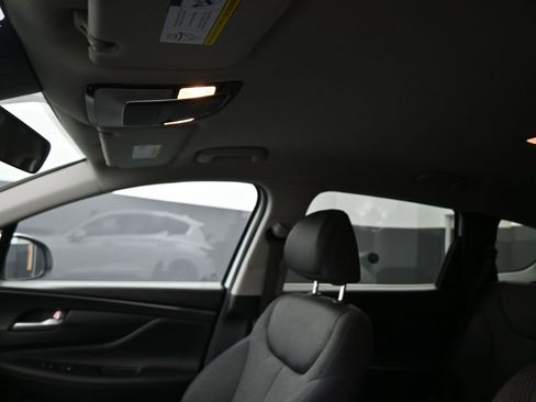 Used 2023 Hyundai Santa Fe SE image 2