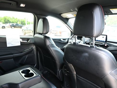 Used 2025 Ford Escape ST-Line FWD image 32