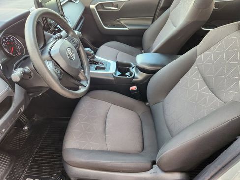 Used 2019 Toyota RAV4 XLE w/ Convenience Package image 13
