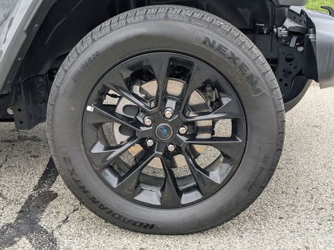 Used 2025 Jeep Wrangler Unlimited Sahara image 12