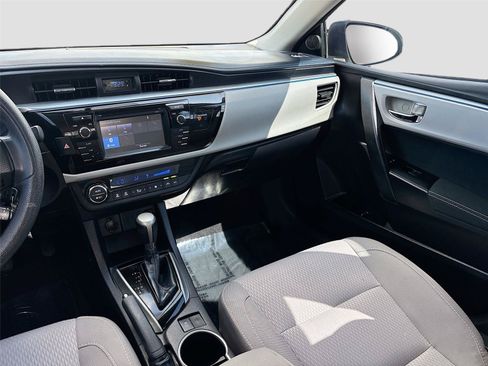 Used 2015 Toyota Corolla LE FWD image 21