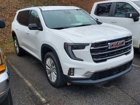 Used 2024 GMC Acadia Elevation image 2