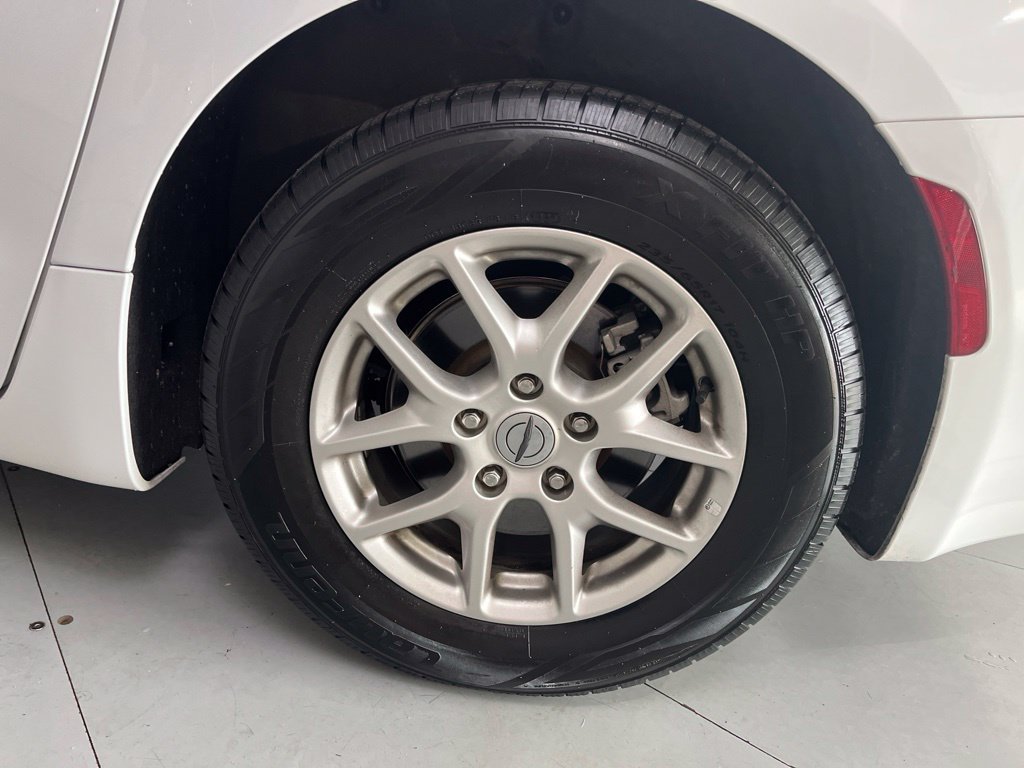 Used 2024 Chrysler Pacifica Touring-L FWD image 15