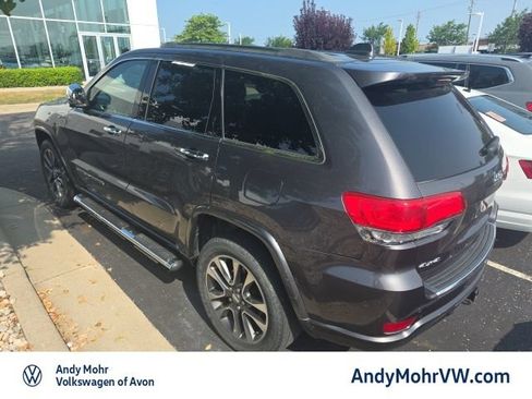 Used 2018 Jeep Grand Cherokee Overland AWD/4WD image 4
