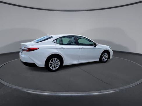 Used 2025 Toyota Camry LE FWD image 8