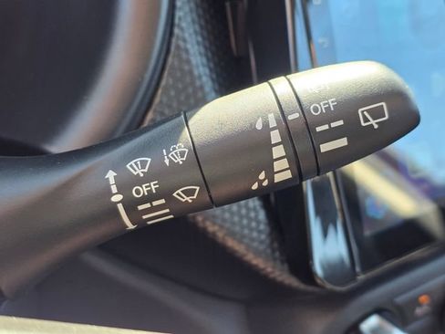 Used 2023 Nissan Kicks SV FWD image 31