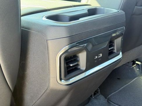 New 2026 GMC Sierra 1500 SLT image 27