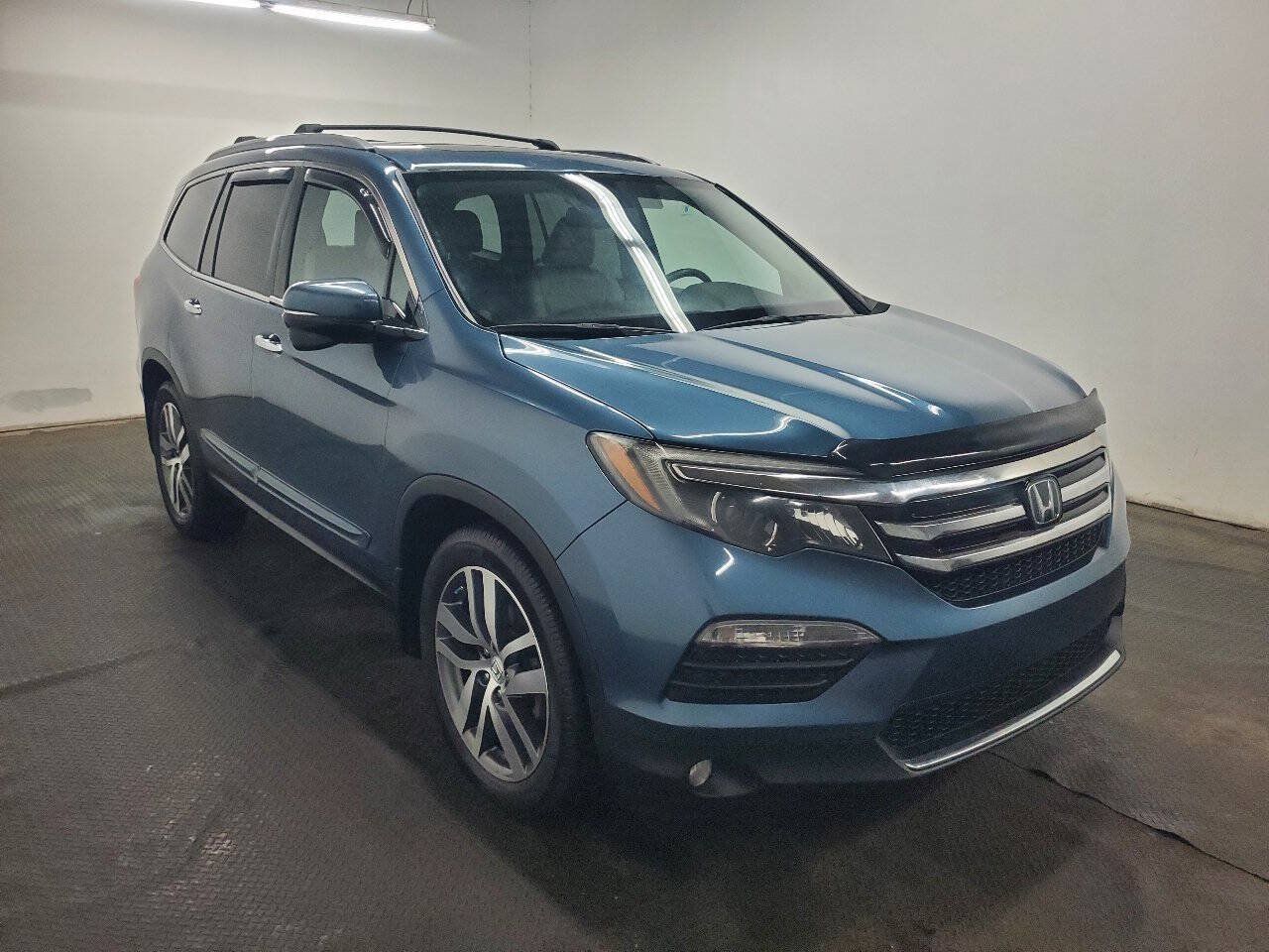 Used 2016 Honda Pilot Touring image 3