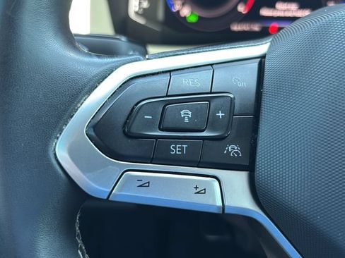 Used 2022 Volkswagen Atlas Cross Sport SEL AWD/4WD image 18