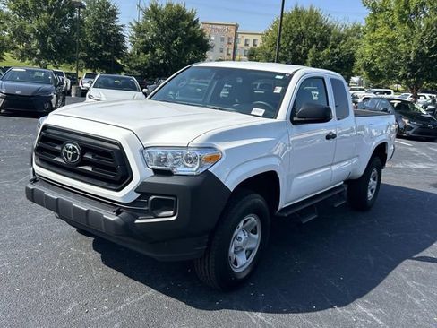 Used 2023 Toyota Tacoma SR RWD image 8