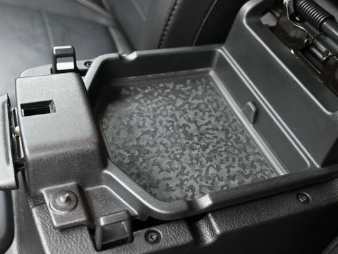 Used 2023 Jeep Wrangler Unlimited Sahara image 19