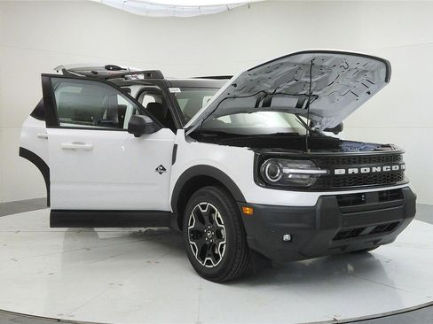 New 2025 Ford Bronco Sport Outer Banks w/ Outer Banks Tech Package+ image 11