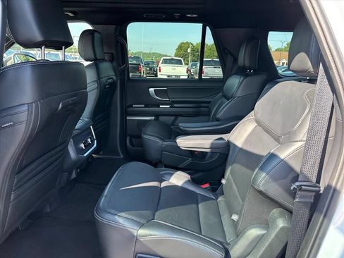 Used 2025 Ford Expedition Max Platinum w/ Stealth Appearance Package AWD/4WD image 16