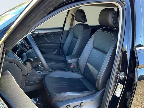 Used 2022 Volkswagen Tiguan SE image 24