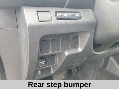 Used 2023 Nissan Frontier SV image 6