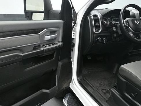 Used 2023 RAM 2500 Big Horn w/ Level 1 Equipment Group AWD/4WD image 17