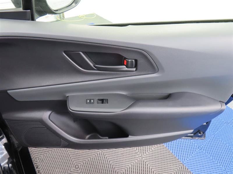 Used 2025 Toyota Prius LE FWD image 29