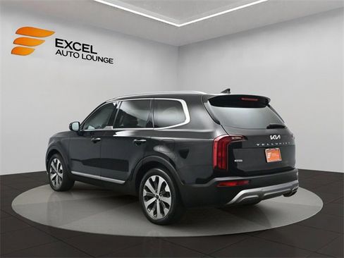 Used 2022 Kia Telluride S image 3