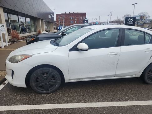 Used 2013 MAZDA MAZDA3 i Sport image 10