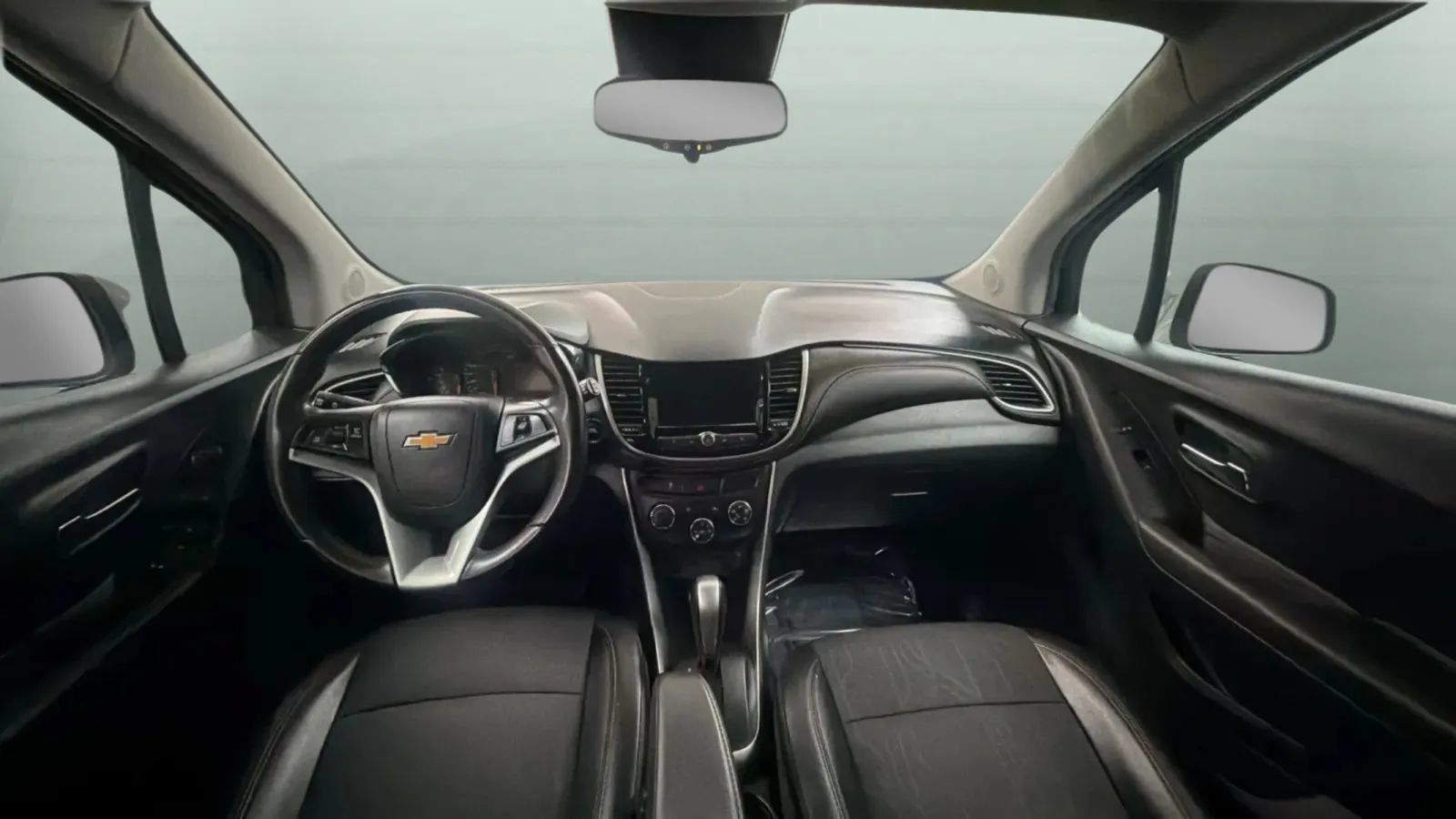 Used 2018 Chevrolet Trax LT w/ LT Convenience Package FWD image 9