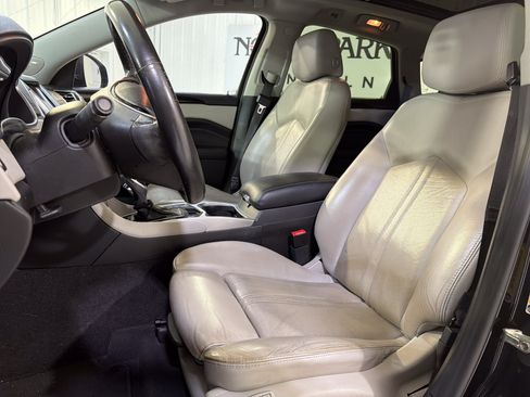 Used 2014 Cadillac SRX Luxury w/ Driver Awareness Package FWD image 9
