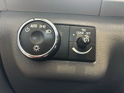 Used 2012 Chevrolet Traverse LT image 17