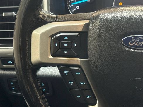Used 2022 Ford F250 Lariat w/ Lariat Ultimate Package AWD/4WD image 16