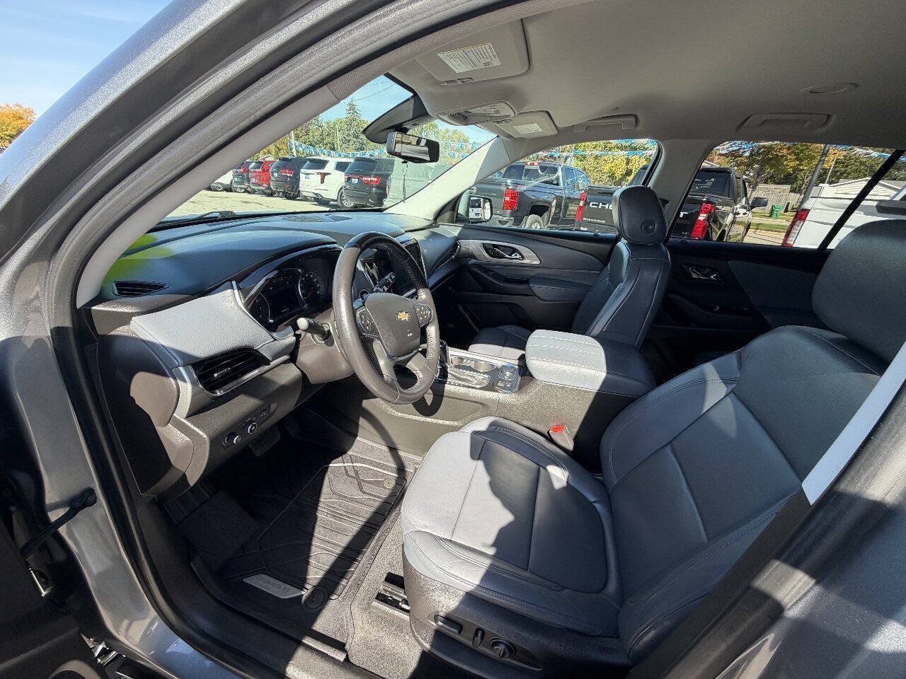 Used 2018 Chevrolet Traverse LT w/ LPO, Floor Liner Package AWD/4WD image 9