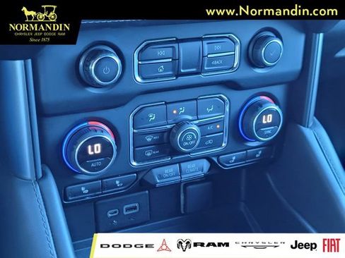 Used 2022 Chevrolet Tahoe LT w/ Luxury Package AWD/4WD image 11