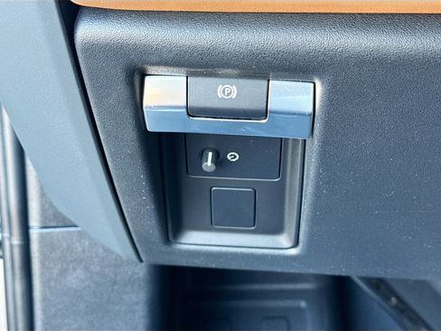 Used 2024 Land Rover Defender 110 X image 36