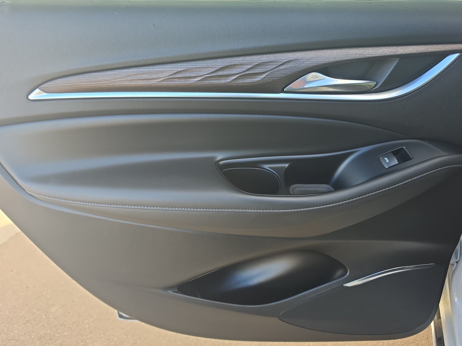 Used 2024 Buick Enclave Avenir w/ Avenir Technology Package FWD image 18