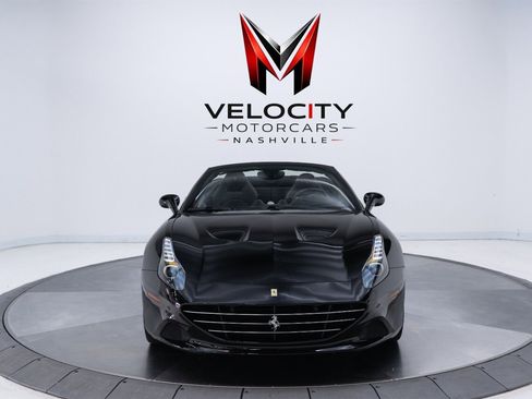 Used 2017 Ferrari California T RWD image 11