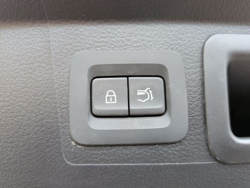 Used 2024 MAZDA CX-50 AWD 2.5 Turbo w/ Premium Pkg image 39