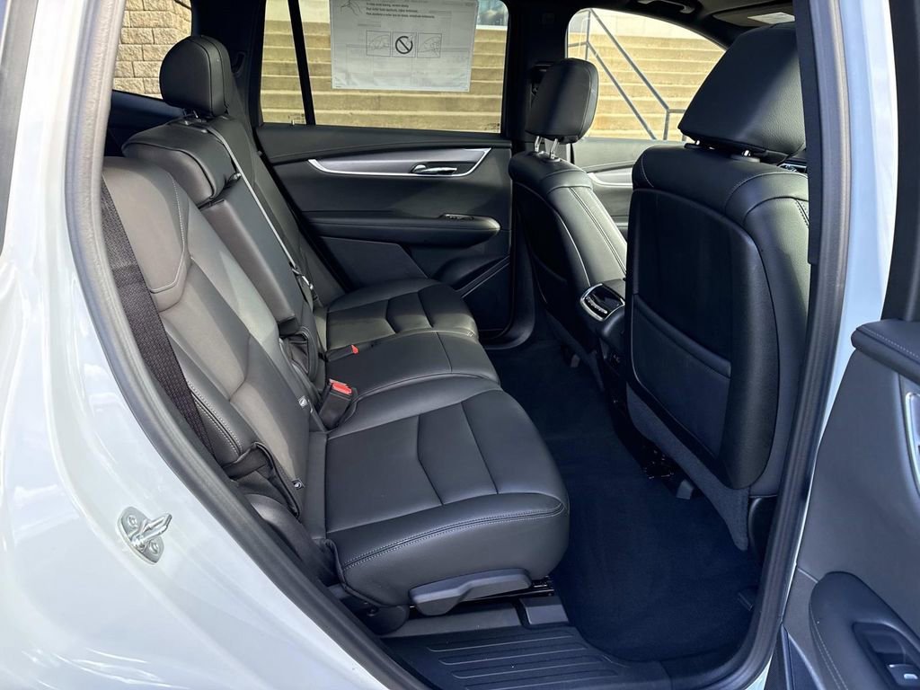 New 2025 Cadillac XT6 Luxury AWD/4WD image 11