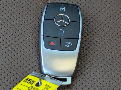 Used 2025 Mercedes-Benz GLE 350 4MATIC image 34