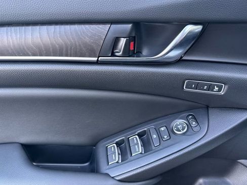 Used 2022 Honda Accord EX-L image 11