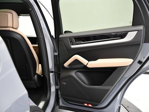Certified 2026 Porsche Cayenne Coupe AWD/4WD image 55