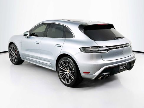 Certified 2025 Porsche Macan S image 3